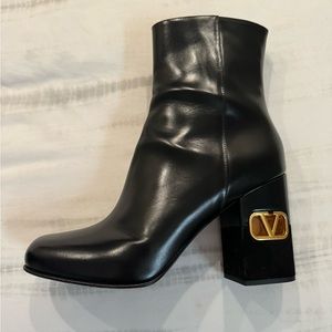 Valentino Heritage VLOGO
Bootie (Women) size 39